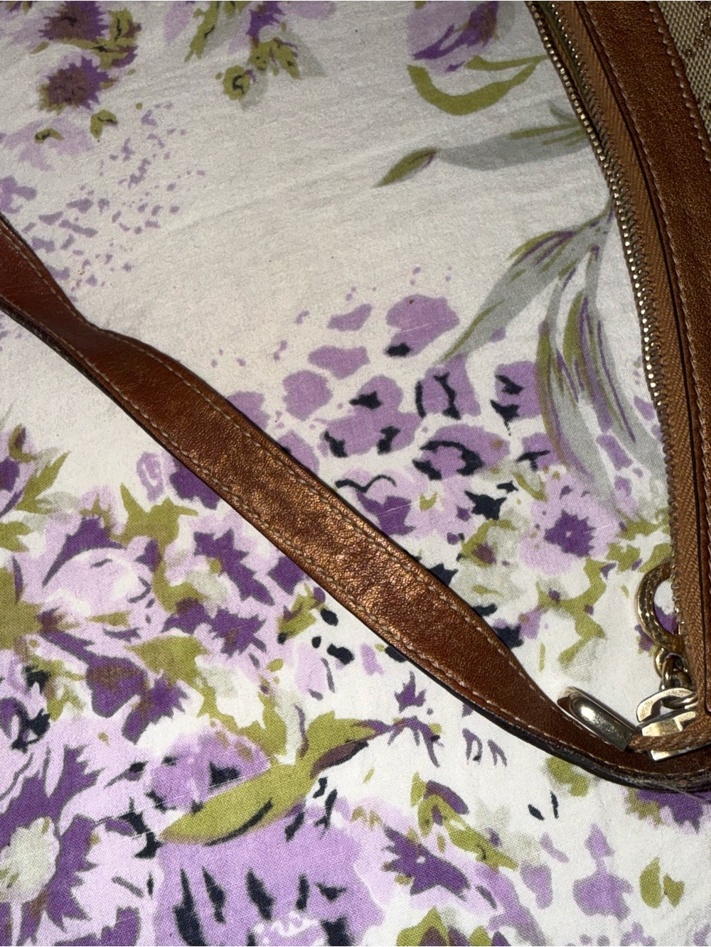 Gucci Tan/Brown Monogram Shoulder Bag with Gold Charm - Picture 4 of 8